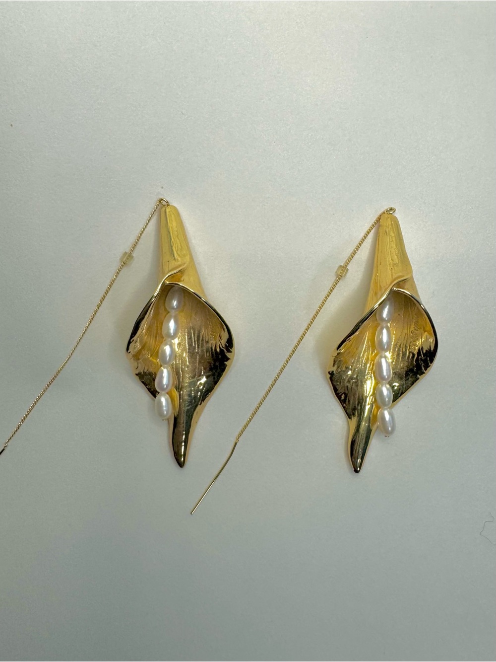 CULT GAIA Gold Pearl Drop Threader Earrings